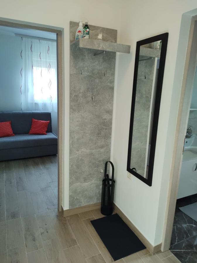 Happy Apartment Karlovac Bagian luar foto