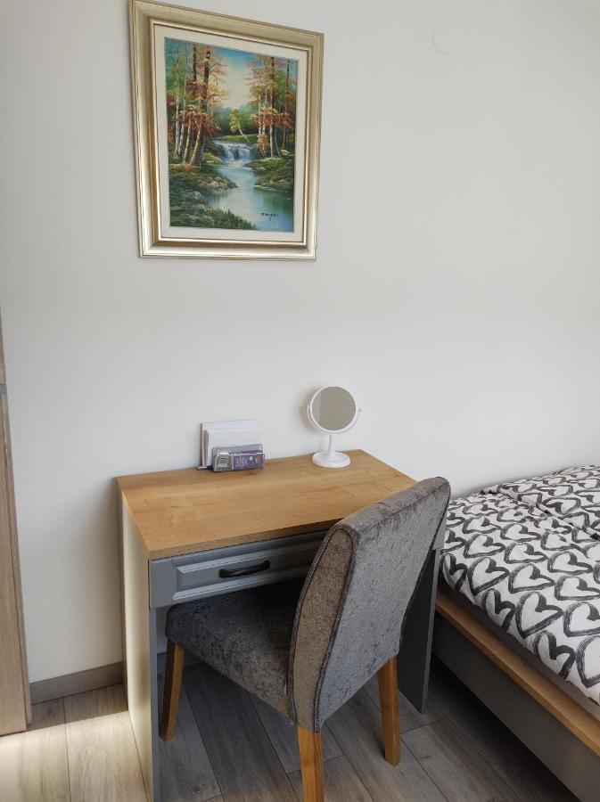 Happy Apartment Karlovac Bagian luar foto