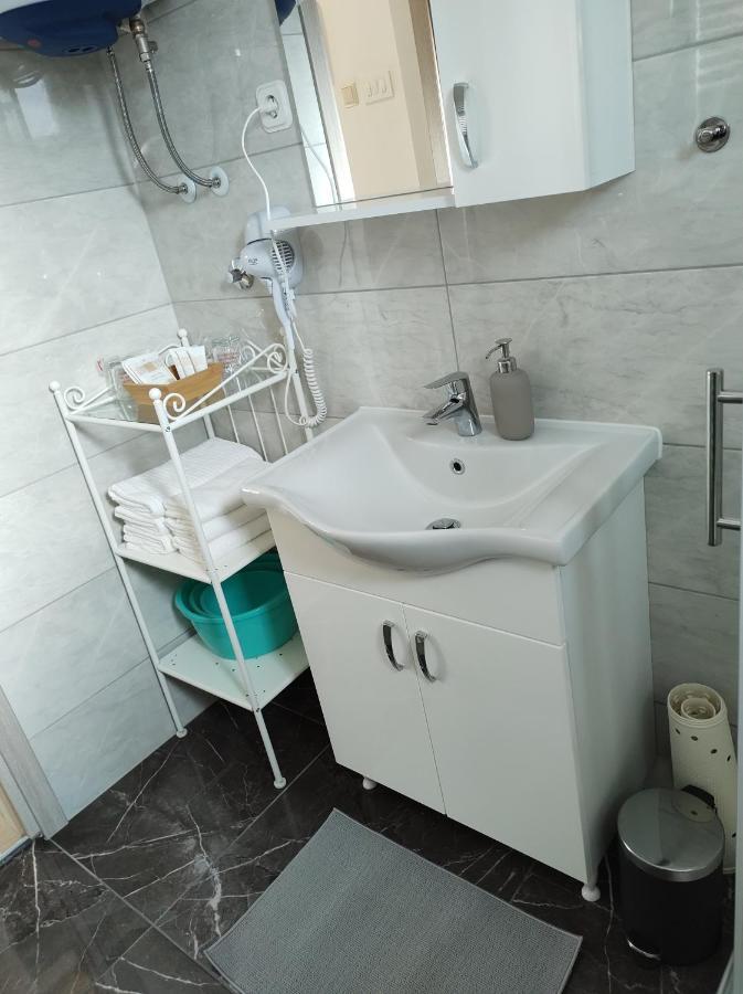 Happy Apartment Karlovac Bagian luar foto